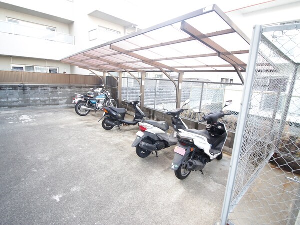 バイク置き場