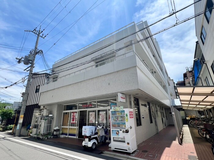 シャンブル伊川の物件外観写真