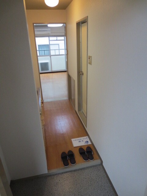 物件内観写真16　(玄関)