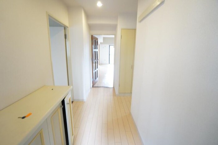 物件内観写真17　(廊下)