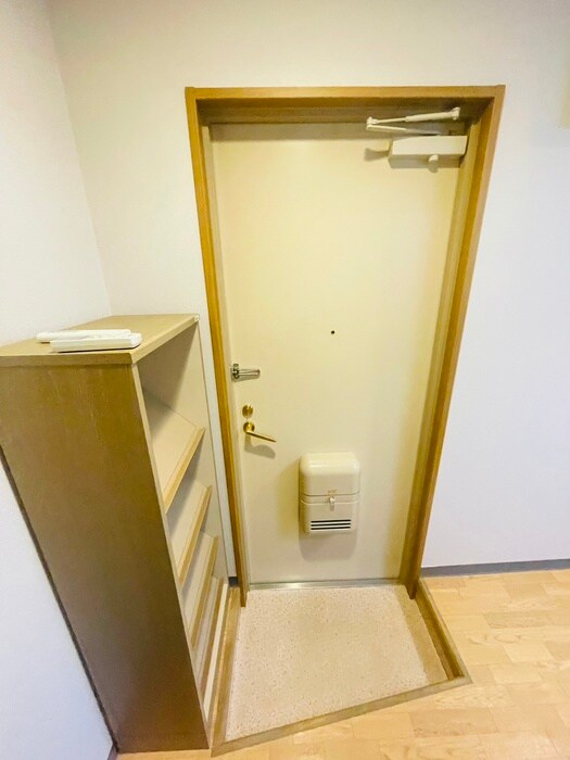 物件内観写真10　(玄関)