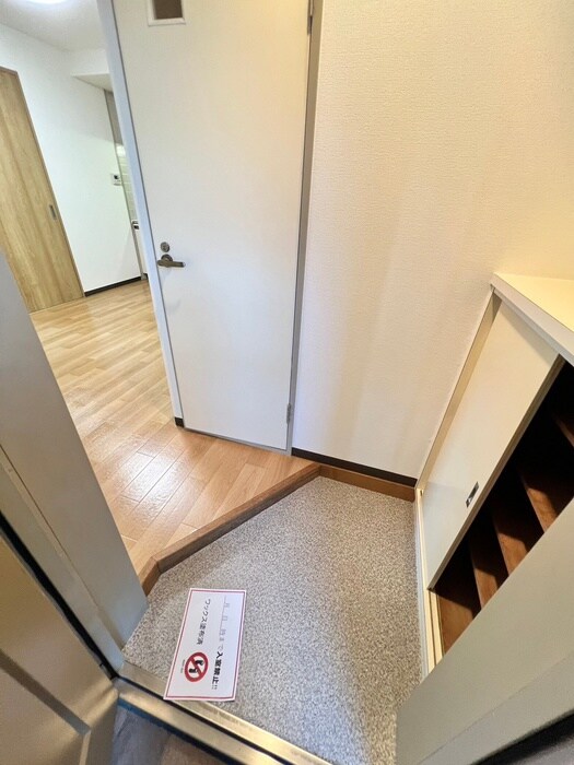 物件内観写真21　(玄関)