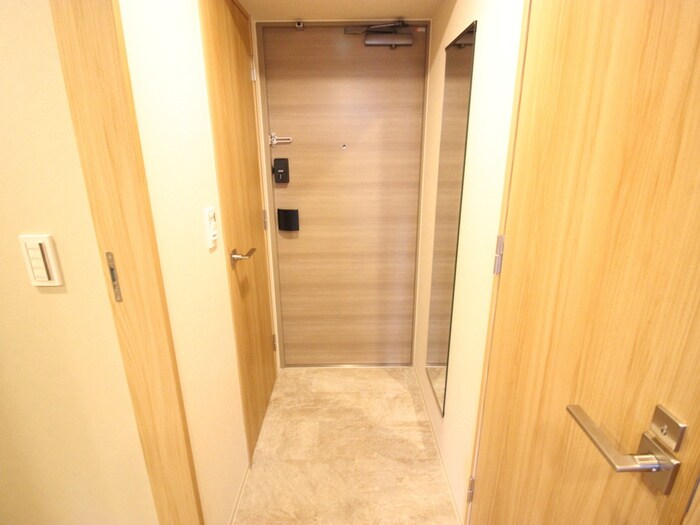 物件内観写真11　(玄関)