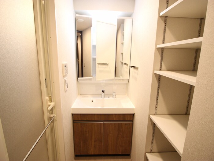 物件内観写真12　(洗面)