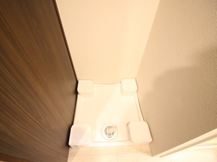 物件内観写真14　(洗濯機置場)