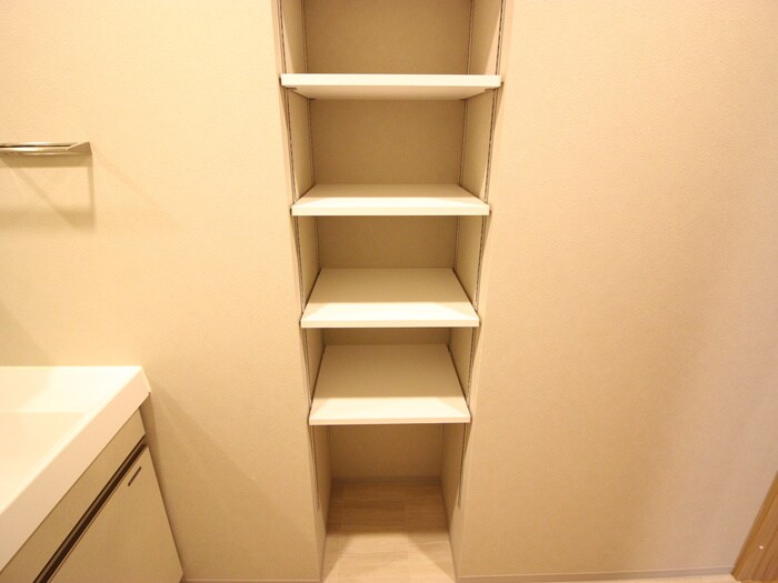 物件内観写真15　(収納)