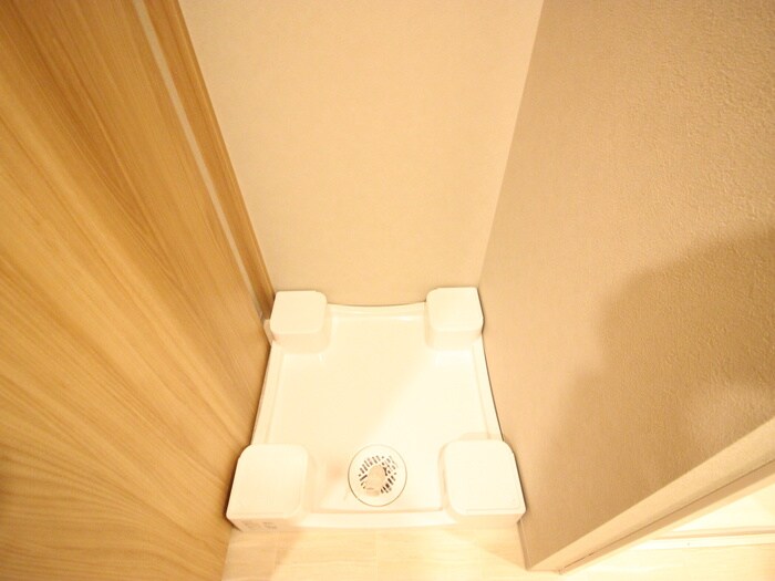 物件内観写真16　(洗濯機置場)