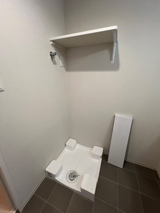 物件内観写真11　(洗濯機置場)