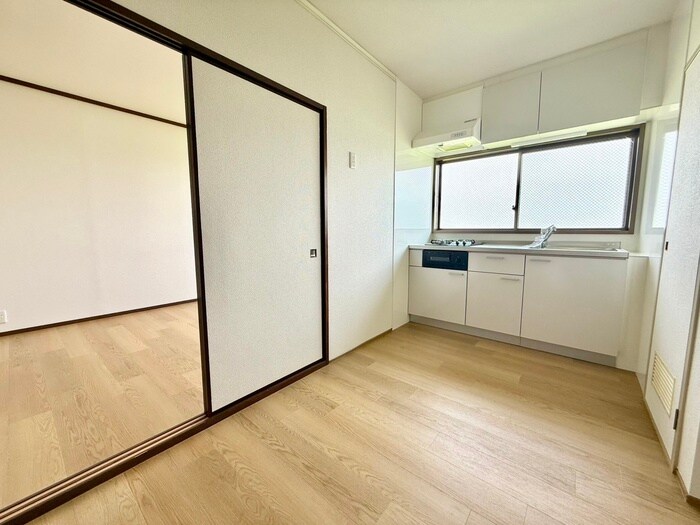 物件内観写真2　(居室)