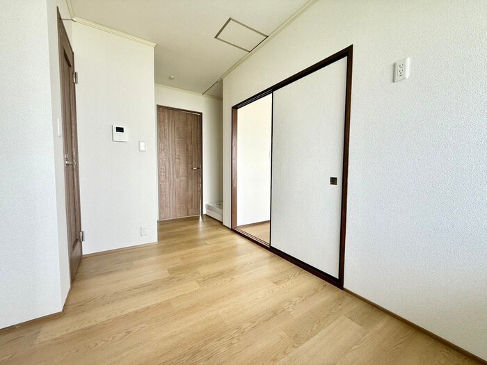 物件内観写真3　(居室)