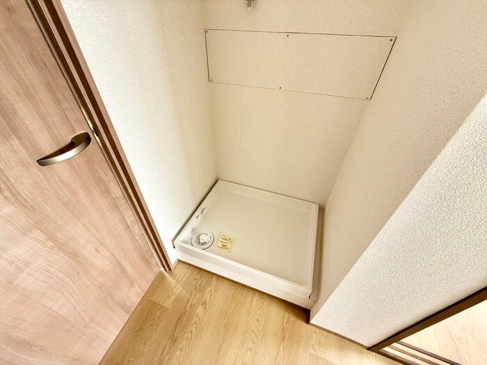 物件内観写真9　(洗濯機置場)