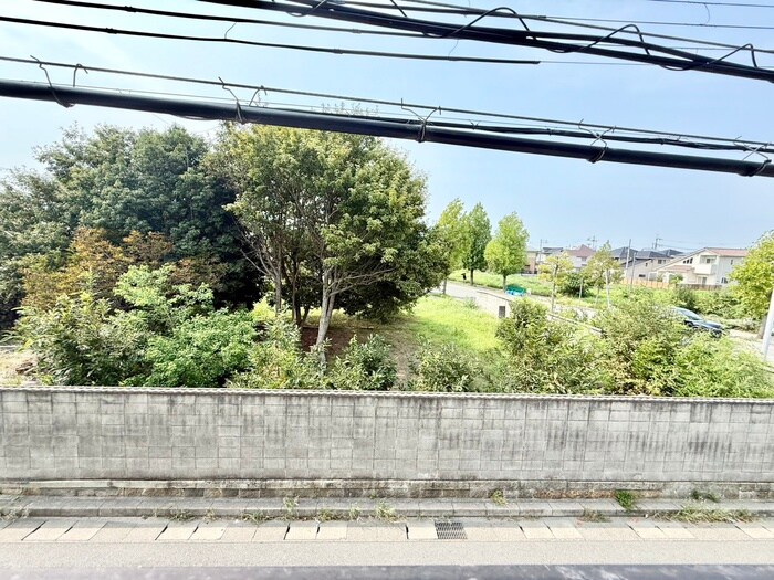 物件内観写真11　(室内からの展望)