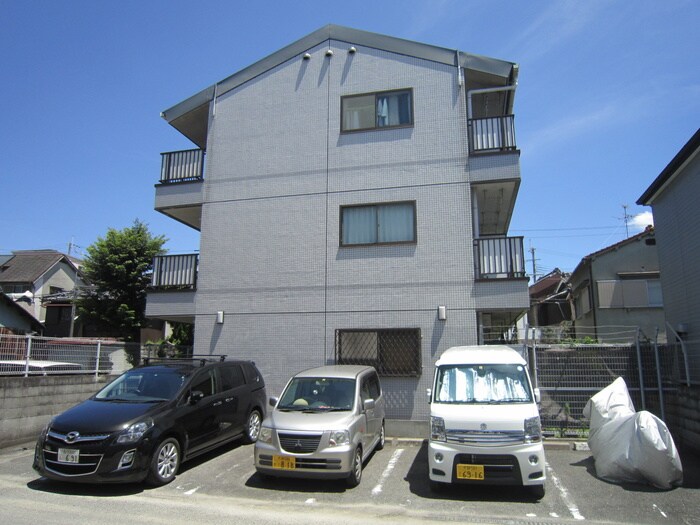 物件外観写真2　(駐車場)