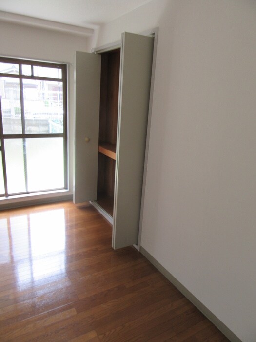 物件内観写真19　(居室)