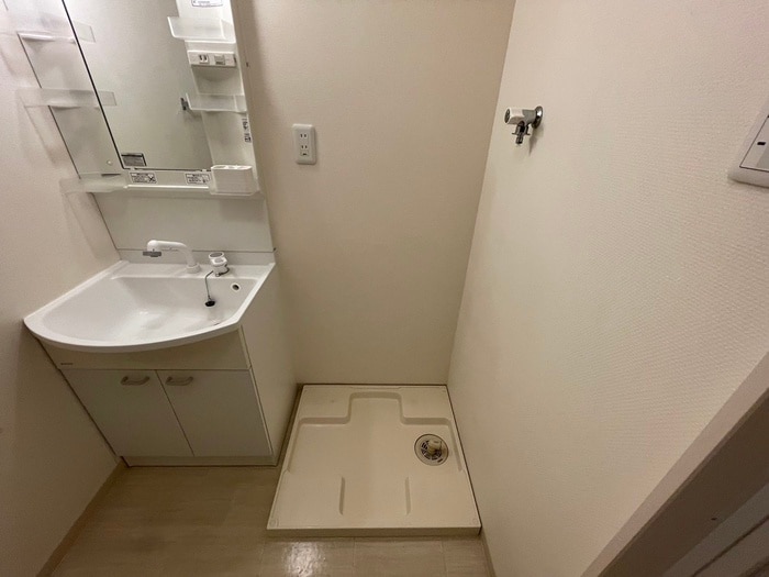 物件内観写真13　(洗濯機置場)