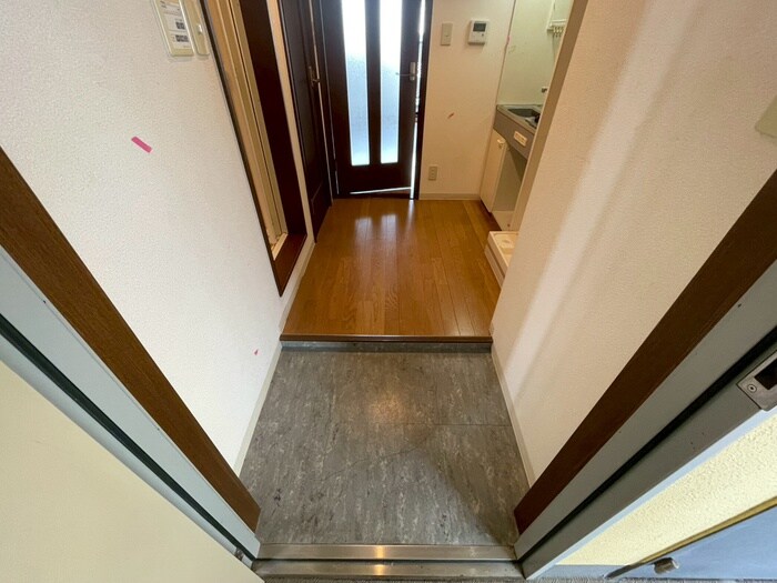 物件内観写真14　(玄関)