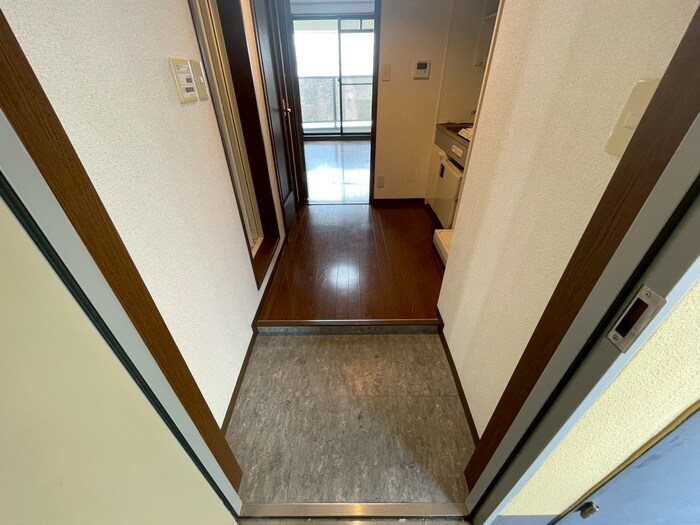 物件内観写真14　(玄関)