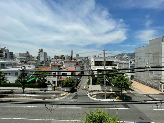 物件内観写真15　(室内からの展望)