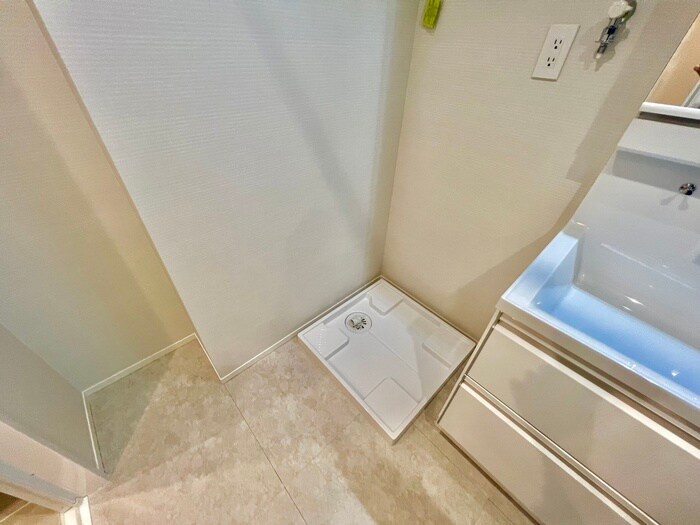 物件内観写真12　(洗濯機置場)