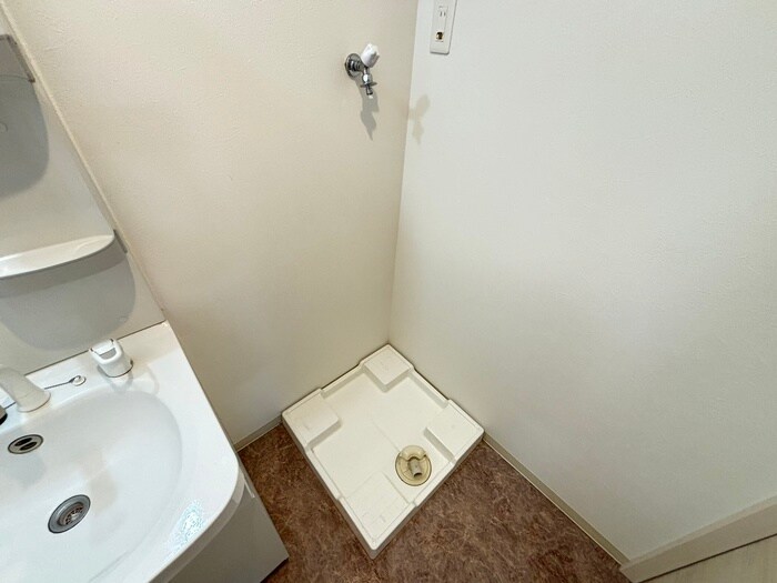 物件内観写真13　(洗濯機置場)