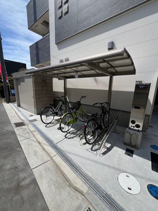 物件外観写真4　(駐輪場)