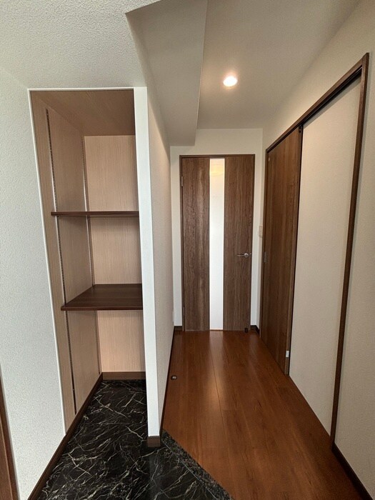 物件内観写真14　(廊下)