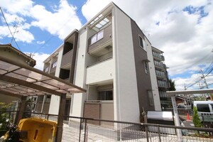パラッツオ城陽外観写真