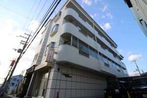 ロイヤルハイツ東山外観写真