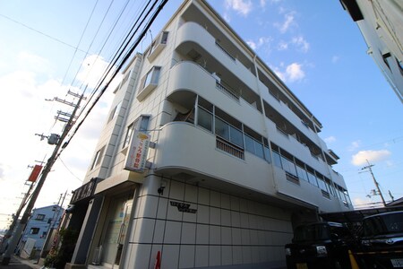 ロイヤルハイツ東山外観写真