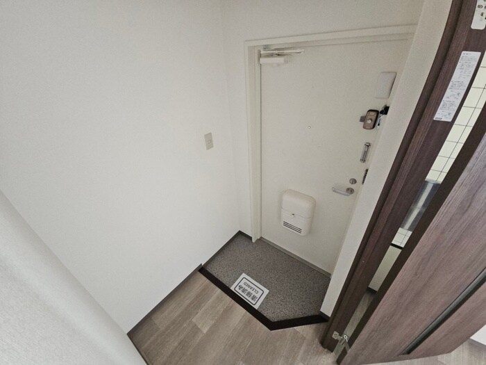 物件内観写真14　(玄関)