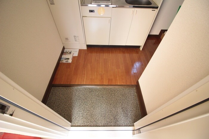 物件内観写真16　(玄関)