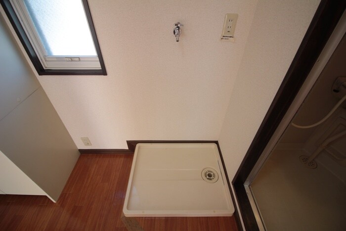 物件内観写真17　(洗濯機置場)