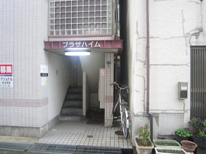 物件外観写真4　(エントランス部分)