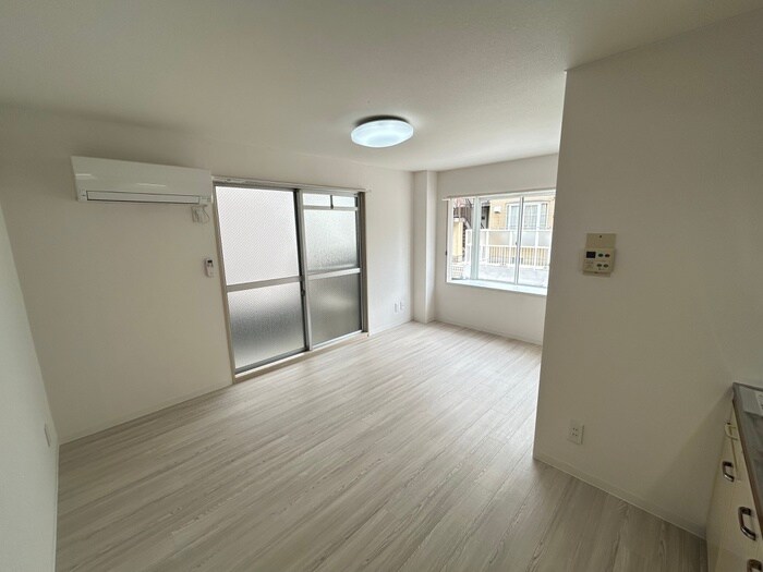 物件内観写真7　(居室)