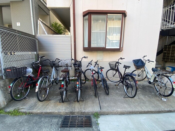 物件外観写真6　(駐輪場)