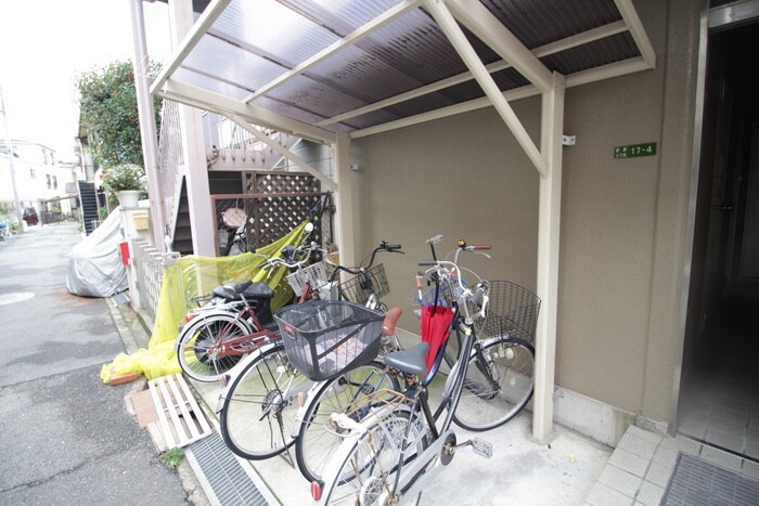 物件外観写真4　(駐輪場)