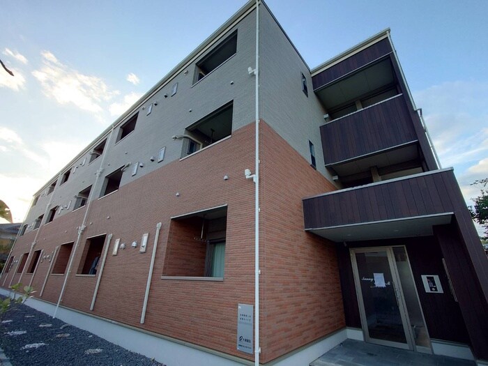 物件外観写真1　(外観写真)