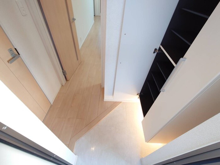 物件内観写真17　(玄関)