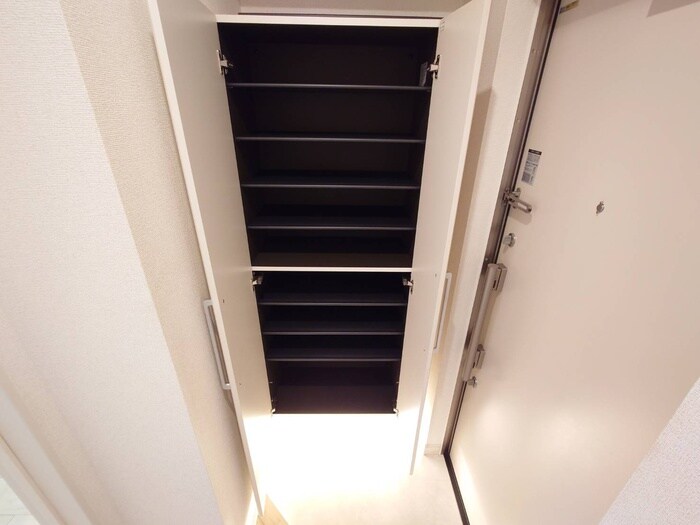 物件内観写真18　(靴箱)