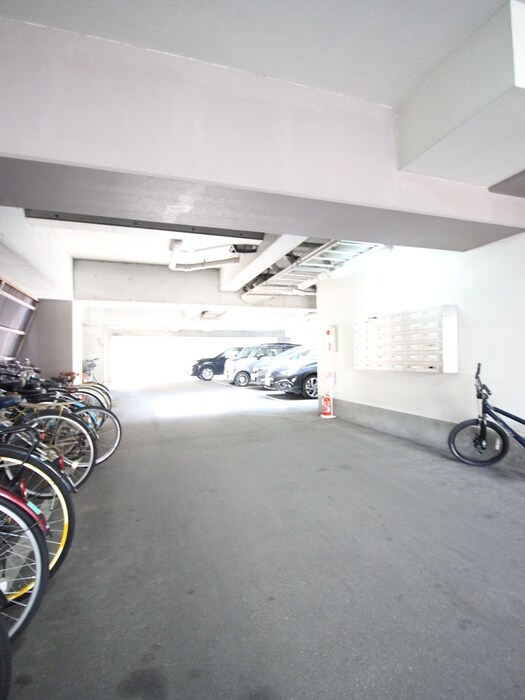 物件外観写真6　(駐車場)