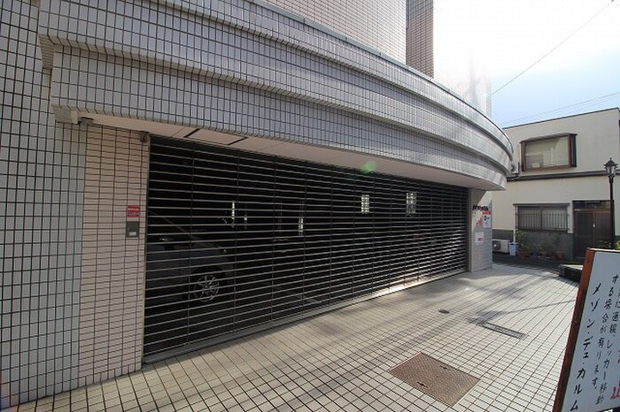 物件外観写真6　(駐車場)