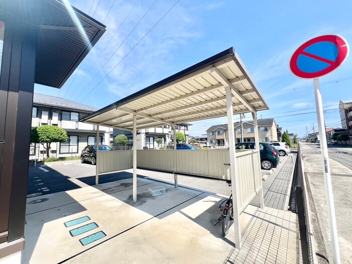 物件外観写真3　(駐輪場)