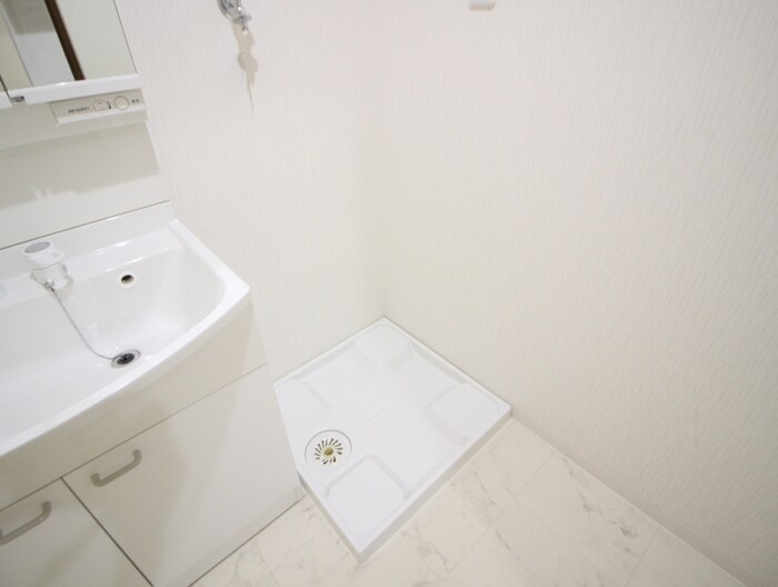 物件内観写真13　(洗濯機置場)