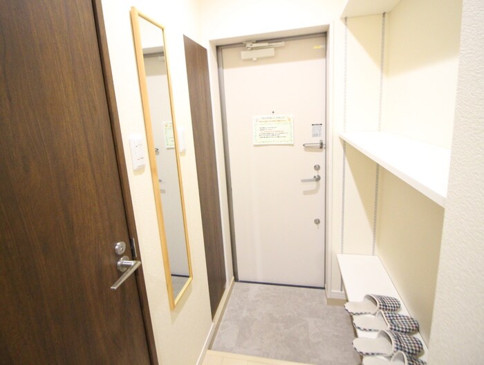 物件内観写真14　(玄関)