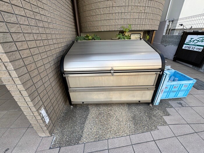 物件外観写真6　(建物設備)