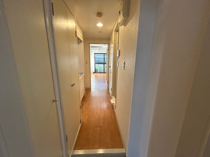物件内観写真17　(廊下)