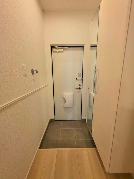 物件内観写真19　(玄関)