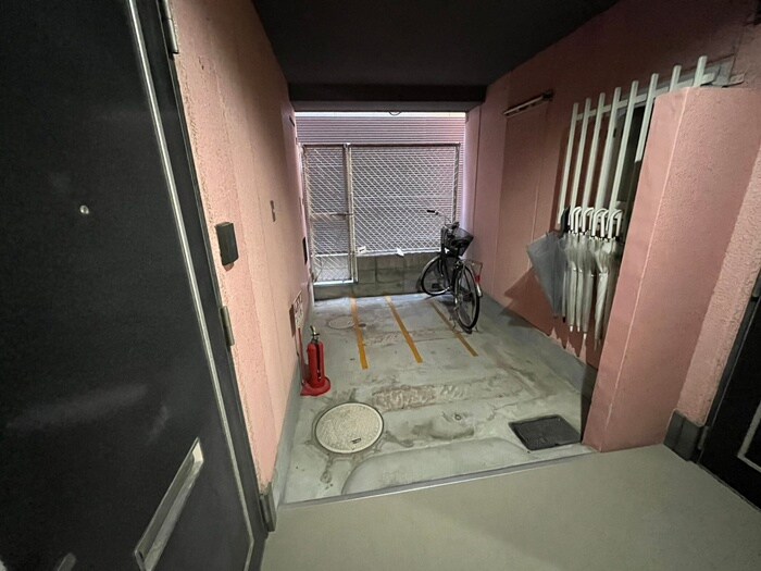 物件外観写真5　(駐輪場)