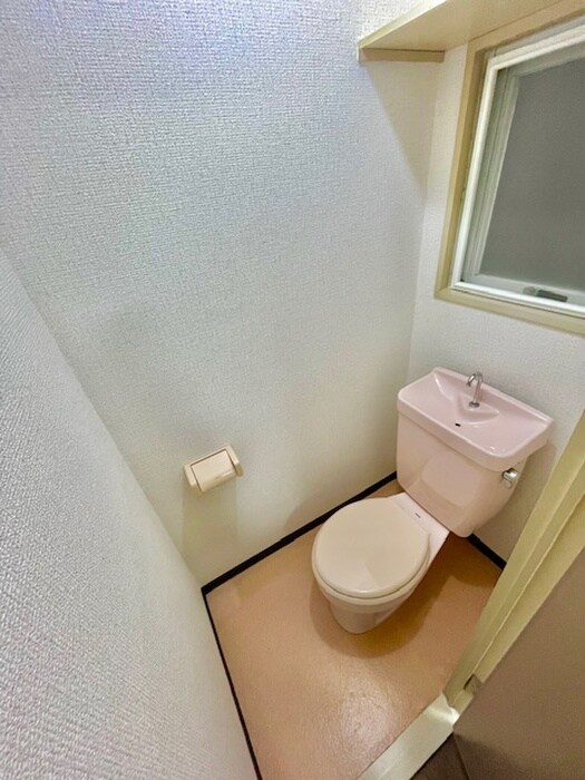 物件内観写真12　(トイレ)