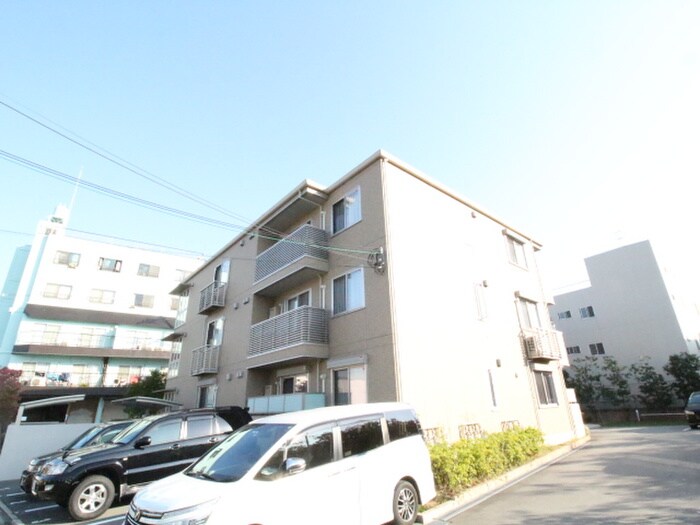 物件外観写真2　(駐車場)